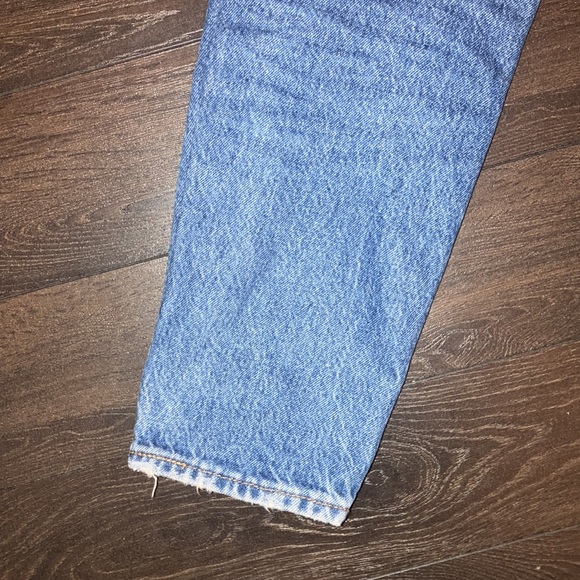Levi’s distressed wedgie denim - Picture 9 of 11